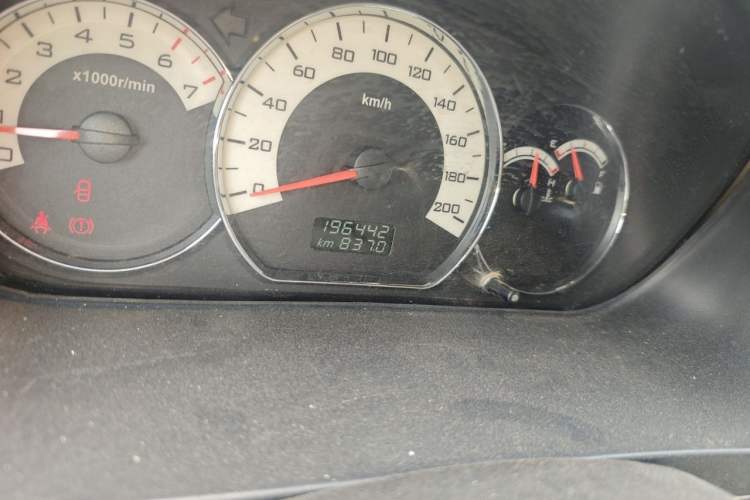 Used Wuling Hongguang 2014 1.5L S Comfort Model Odometer Close Up