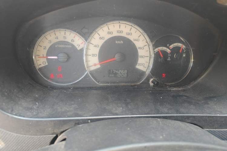 Used Wuling Hongguang 2014 1.2L S Comfort Model China IV Odometer Close Up