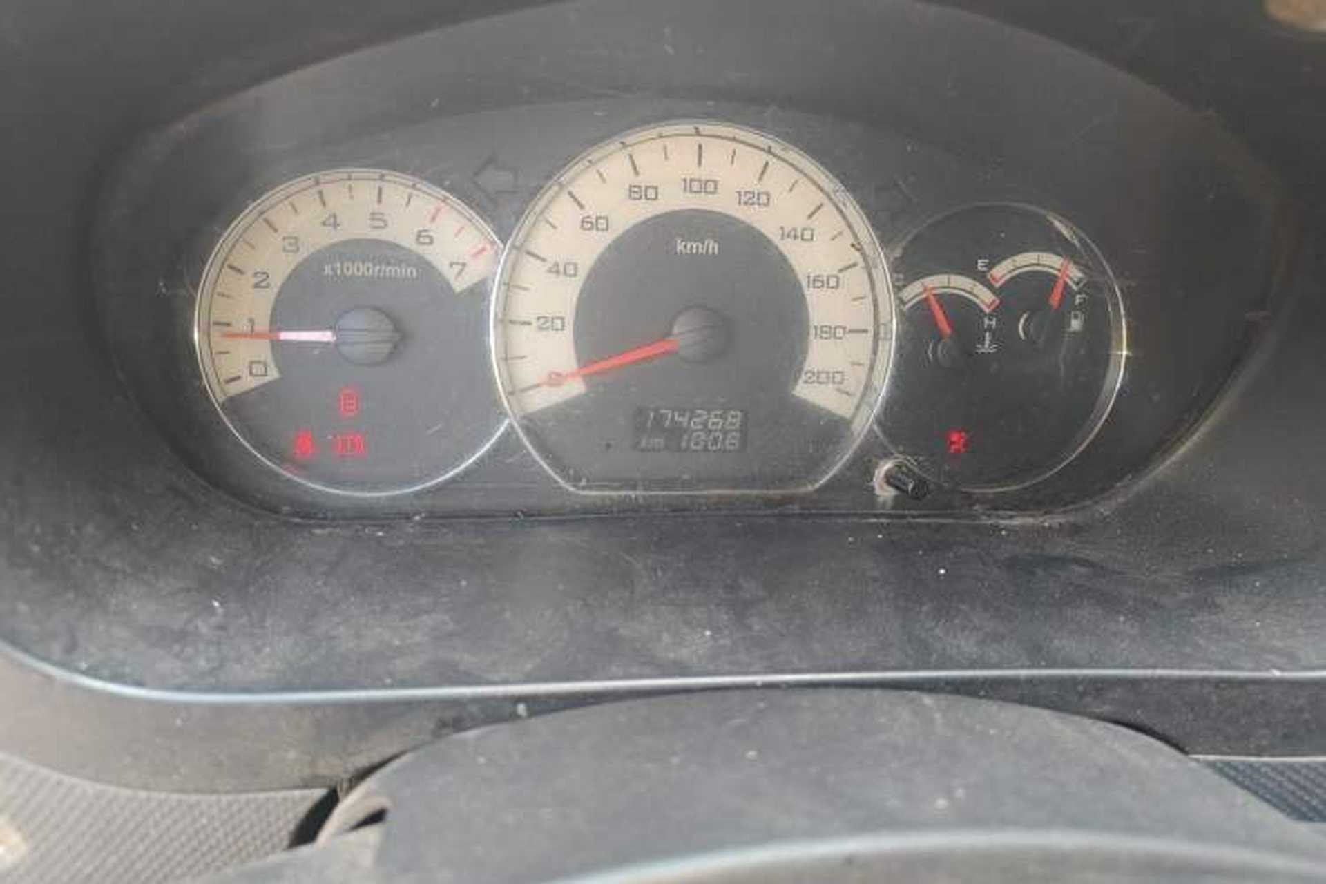 Used Wuling Hongguang 2014 1.2L S Comfort Model China IV Odometer Close Up