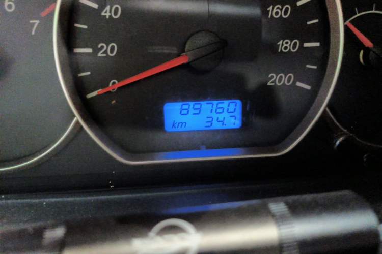 Used Wuling Hongguang 2014 1.5L S Standard Version Odometer Close Up