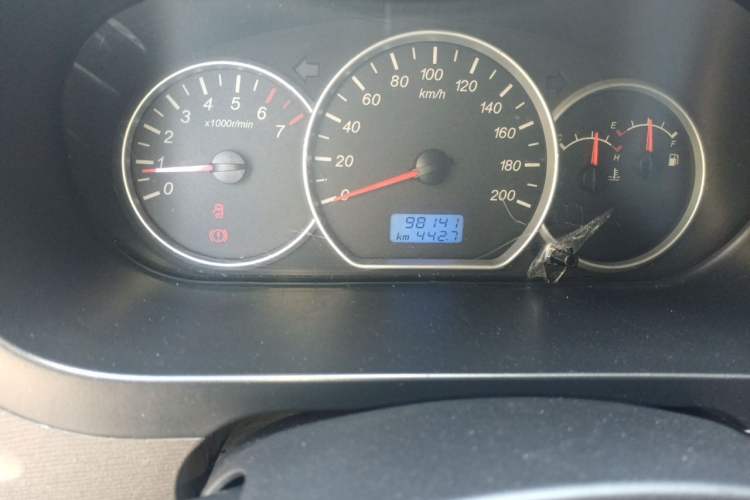 Used Wuling Hongguang 2014 1.5L S Standard Version Odometer Close Up