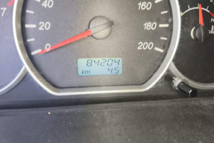 Used Wuling Hongguang 2014 1.5L S Standard Version Odometer Close Up