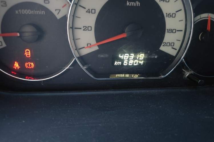 Used Wuling Hongguang 2014 1.2L S Comfort Model China IV Odometer Close Up