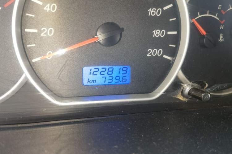 Used Wuling Hongguang 2014 1.5L S Standard Version Odometer Close Up