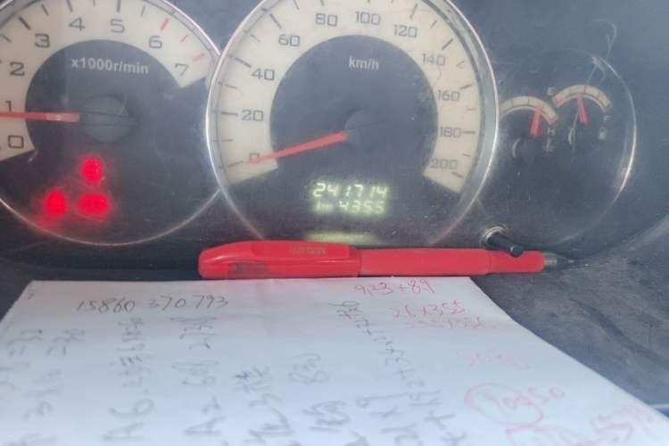 Used Wuling Hongguang 2014 1.5L S Luxury Model Odometer Close Up