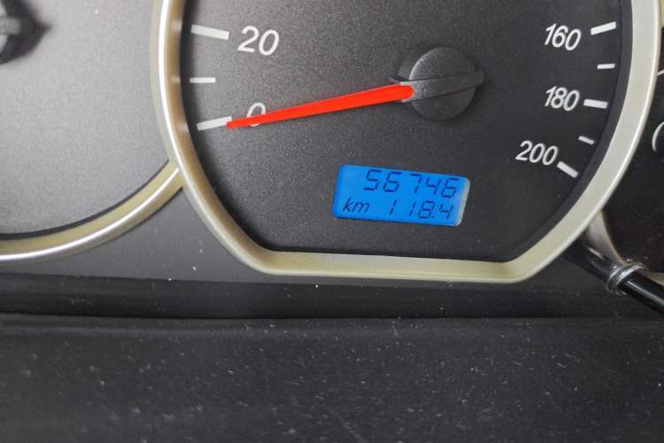 Used Wuling Hongguang 2014 1.5L S Standard Version Odometer Close Up