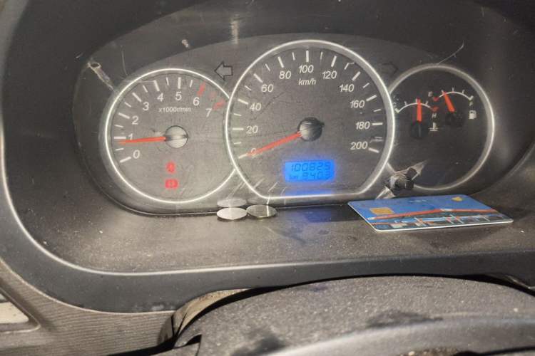 Used Wuling Hongguang 2014 1.5L S Standard Version Odometer Close Up