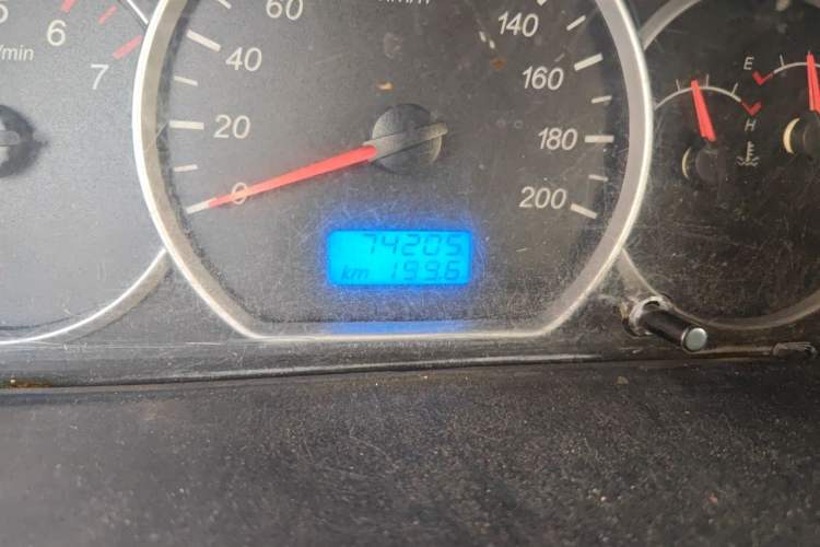 Used Wuling Hongguang 2014 1.5L S Standard Version Odometer Close Up