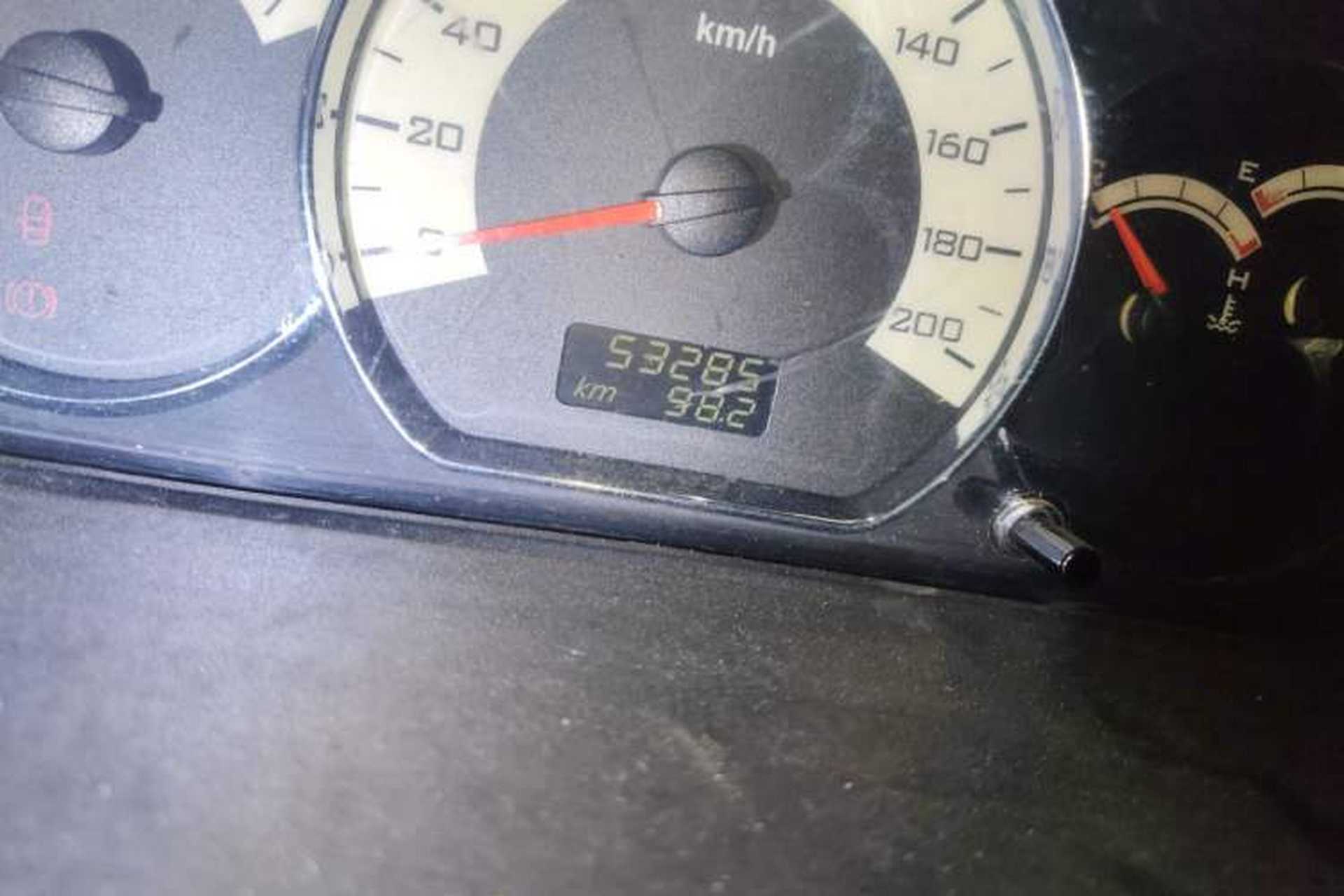 Used Wuling Hongguang 2014 1.5L S Comfort Model Odometer Close Up