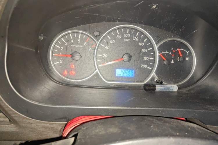 Used Wuling Hongguang 2014 1.5L S Standard Version Odometer Close Up