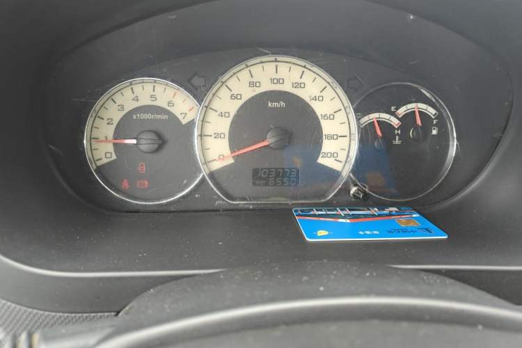 Used Wuling Hongguang 2014 1.5L S Comfort Model Odometer Close Up
