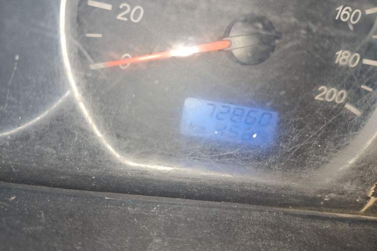 Used Wuling Hongguang 2014 1.5L S Standard Version Odometer Close Up