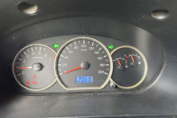 Used Wuling Hongguang 2014 1.5L S Standard Version Odometer Close Up