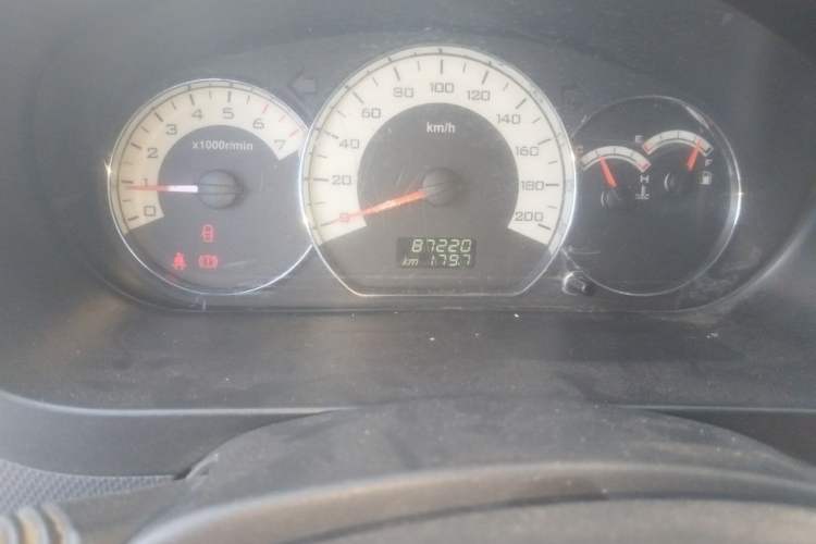 Used Wuling Hongguang 2014 1.5L S Luxury Model Odometer Close Up