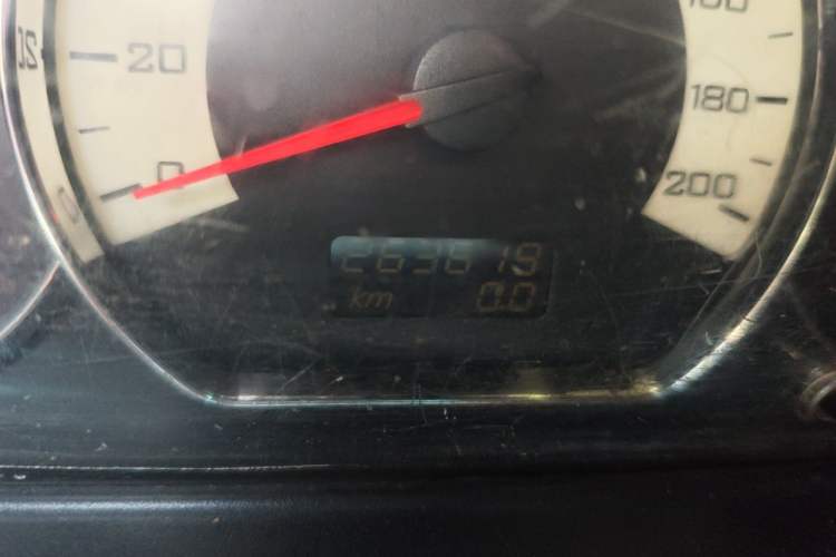 Used Wuling Hongguang 2014 1.5L S Standard Version Odometer Close Up