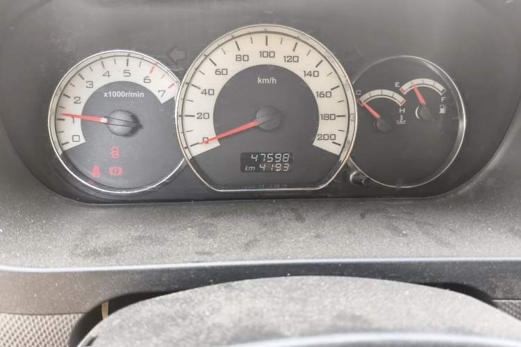 Used Wuling Hongguang 2014 1.5L S Comfort Model Odometer Close Up