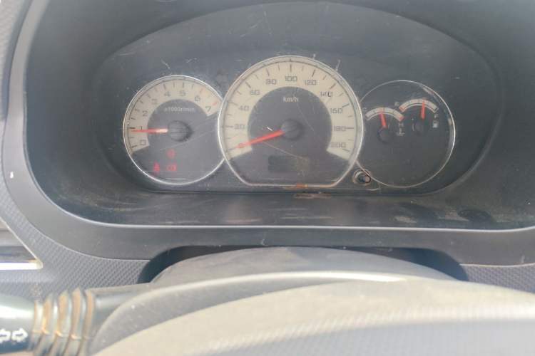 Used Wuling Hongguang 2014 1.5L S Comfort Model Odometer Close Up