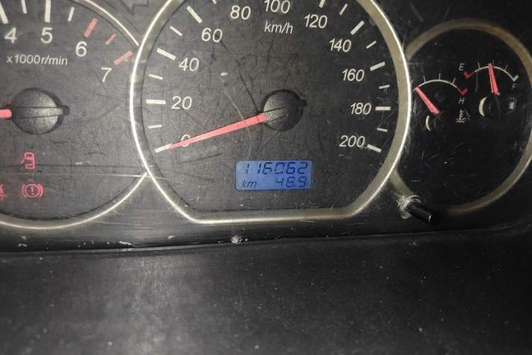 Used Wuling Hongguang 2014 1.5L S Standard Version Odometer Close Up