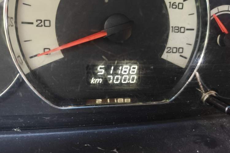 Used Wuling Hongguang 2014 1.5L S Comfort Model Odometer Close Up