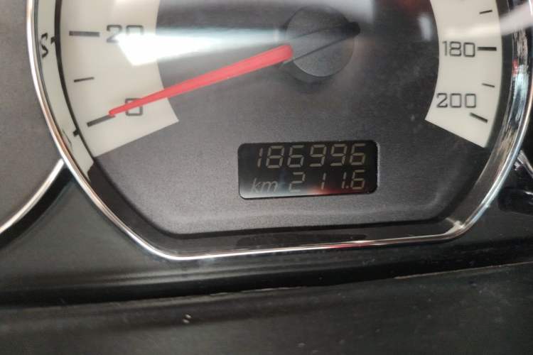 Used Wuling Hongguang 2014 1.5L S Comfort Model Odometer Close Up