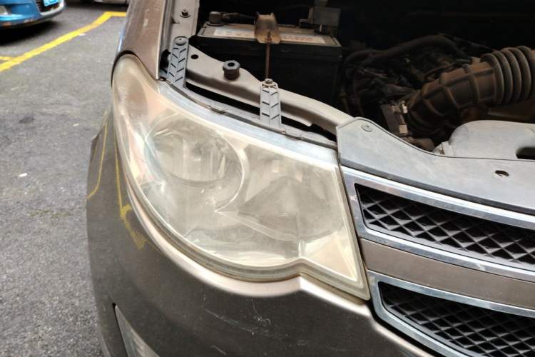 Used Wuling Hongguang 2014 1.5L Standard Version Right Front Headlight