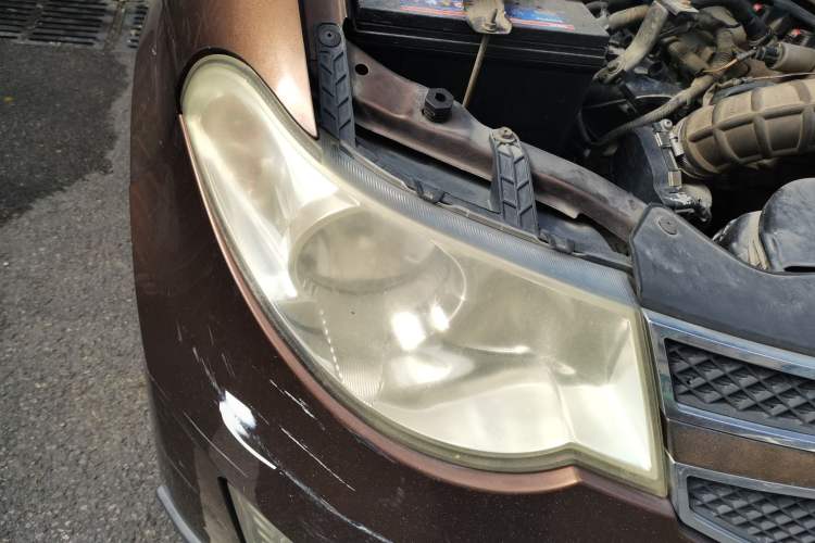 Used Wuling Hongguang 2014 1.5L S Luxury Model Right Front Headlight