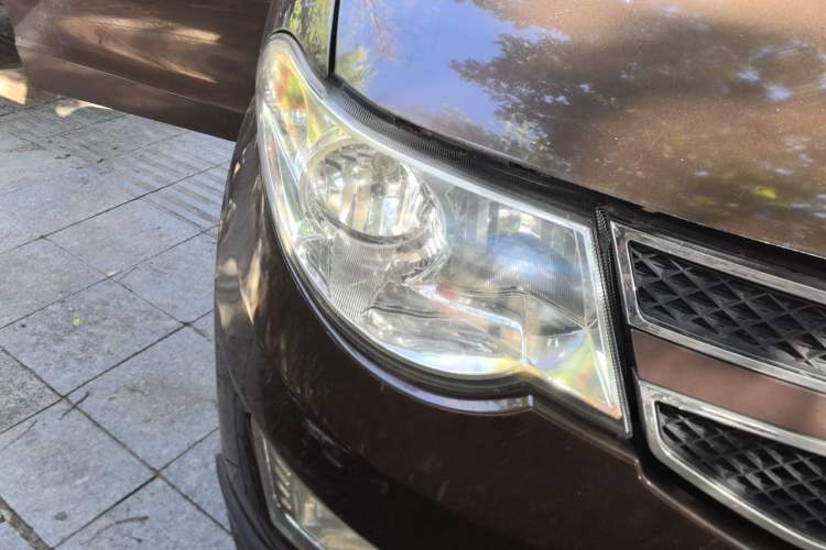 Used Wuling Hongguang 2014 1.5L S Standard Version Right Front Headlight