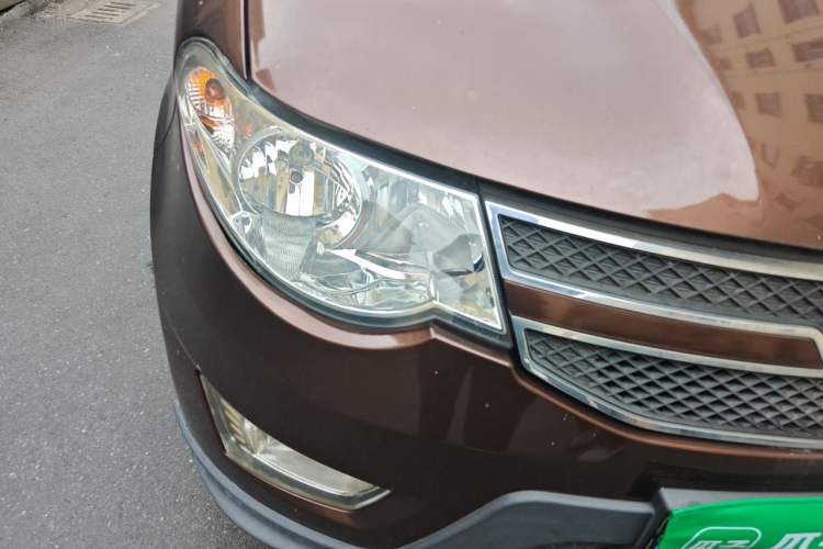Used Wuling Hongguang 2014 1.5L S Luxury Model Right Front Headlight