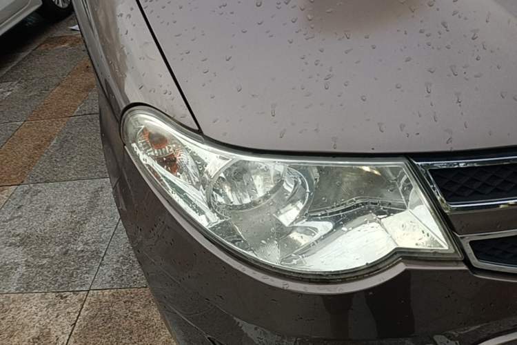 Used Wuling Hongguang 2014 1.5L S Standard Version Right Front Headlight
