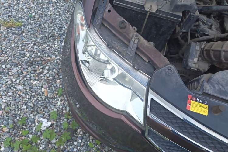 Used Wuling Hongguang 2014 1.5L S Standard Version Right Front Headlight