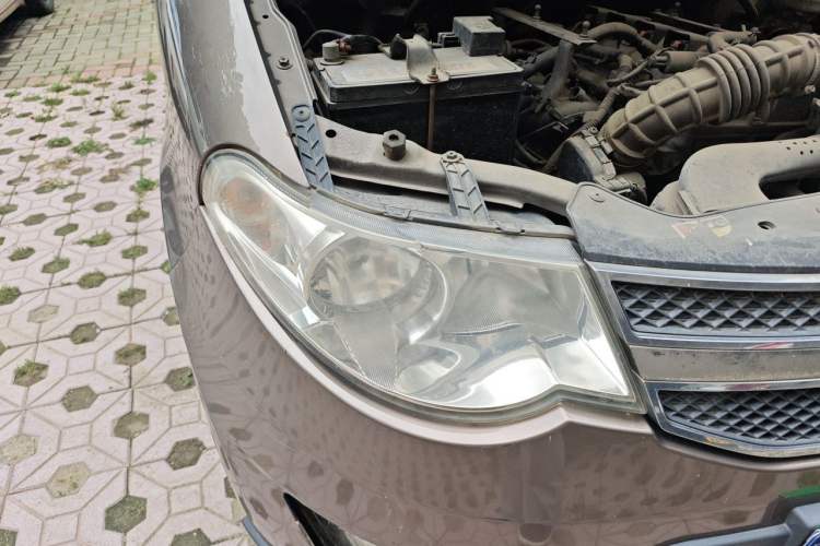 Used Wuling Hongguang 2014 1.5L S Luxury Model Right Front Headlight