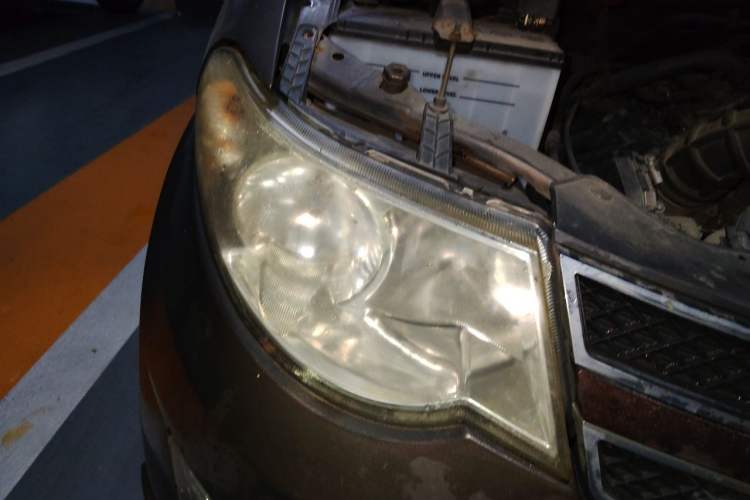 Used Wuling Hongguang 2014 1.5L S Standard Version Right Front Headlight