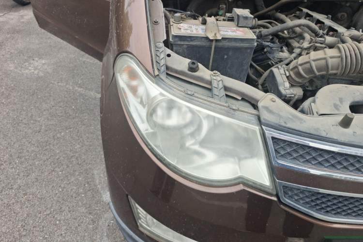 Used Wuling Hongguang 2014 1.5L S Comfort Model Right Front Headlight