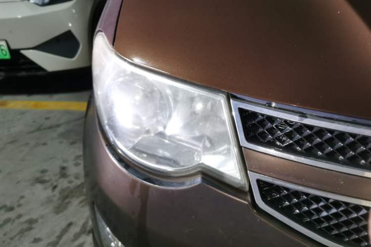 Used Wuling Hongguang 2014 1.5L S Standard Version Right Front Headlight