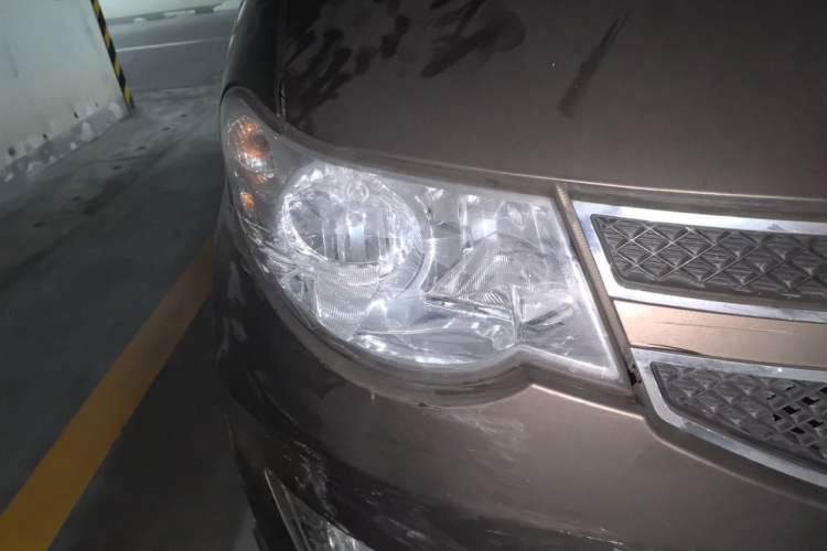 Used Wuling Hongguang 2014 1.5L S Luxury Model Right Front Headlight