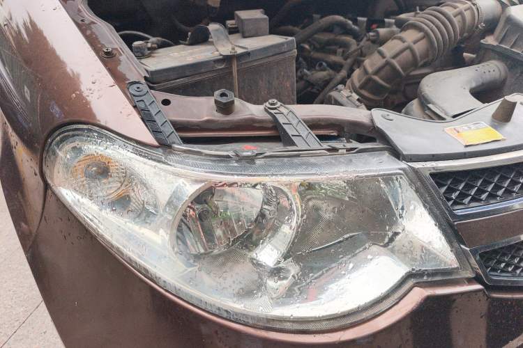 Used Wuling Hongguang 2014 1.5L S Standard Version Right Front Headlight