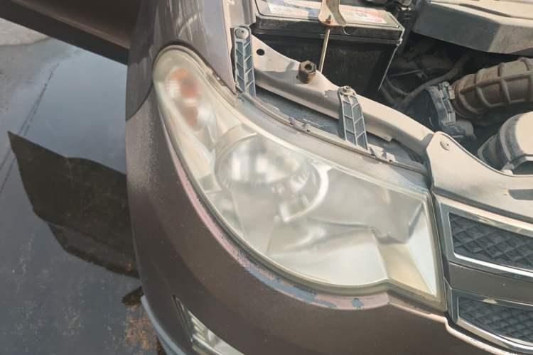 Used Wuling Hongguang 2014 1.5L S Luxury Model Right Front Headlight
