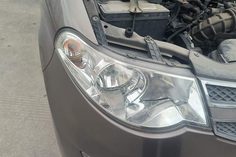 Used Wuling Hongguang 2014 1.5L S Luxury Model Right Front Headlight