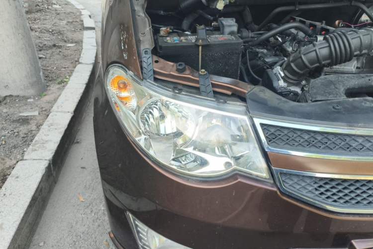 Used Wuling Hongguang 2014 1.5L S Standard Version Right Front Headlight