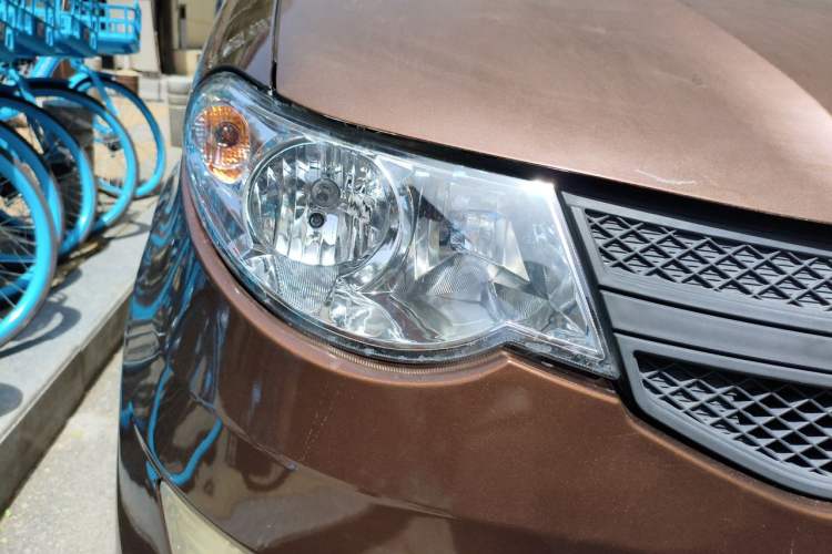 Used Wuling Hongguang 2014 1.5L S Standard Version Right Front Headlight