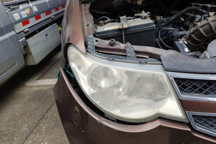 Used Wuling Hongguang 2014 1.5L S Standard Version Right Front Headlight