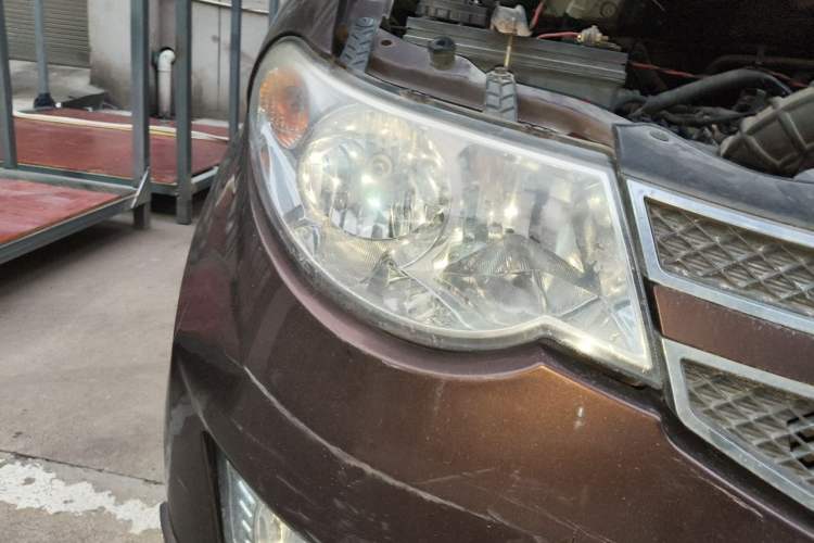 Used Wuling Hongguang 2014 1.5L S Standard Version Right Front Headlight