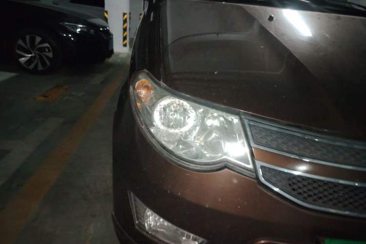 Used Wuling Hongguang 2014 1.2L S Standard Version China IV Standard Right Front Headlight