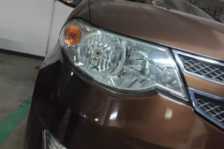 Used Wuling Hongguang 2014 1.5L S Standard Version Right Front Headlight