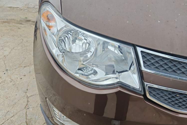 Used Wuling Hongguang 2014 1.5L S Comfort Model Right Front Headlight