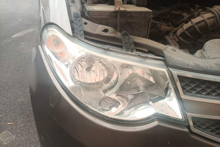 Used Wuling Hongguang 2014 1.5L S Comfort Model Right Front Headlight