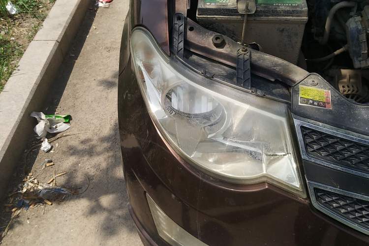 Used Wuling Hongguang 2014 1.2L S Standard Version China IV Standard Right Front Headlight