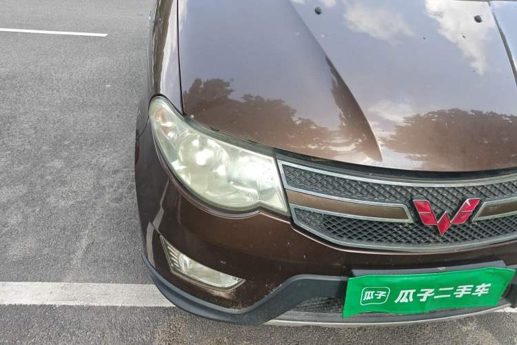 Used Wuling Hongguang 2014 1.5L S Comfort Model Right Front Headlight
