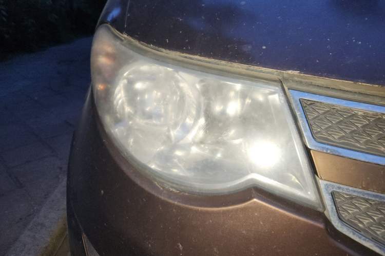 Used Wuling Hongguang 2014 1.5L S Standard Version Right Front Headlight