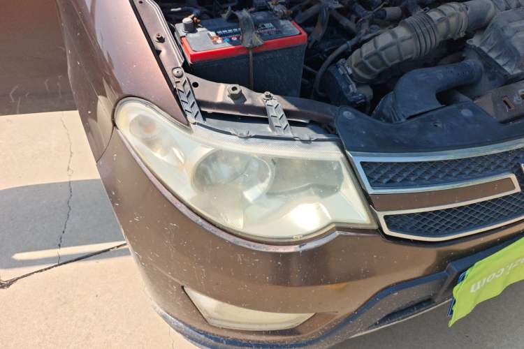 Used Wuling Hongguang 2014 1.5L S Standard Version Right Front Headlight